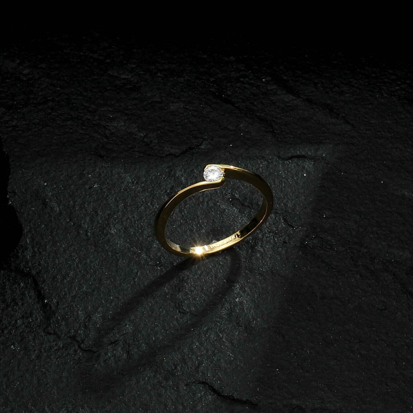 Anel Solitário Ponto de Luz Zircônia Banhado a Ouro18k