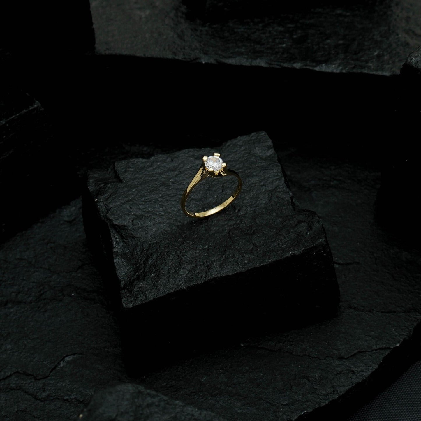 Anel Solitário com Pedra de Zircônia Banhado a Ouro18k