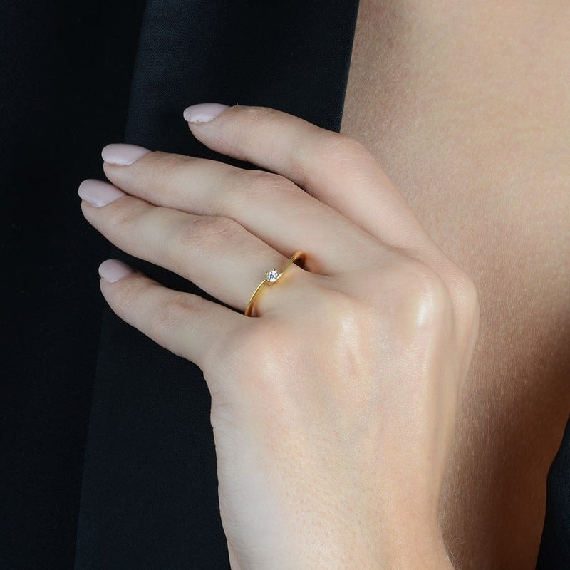 Anel Solitário com Zircônia Banhado a Ouro 18k