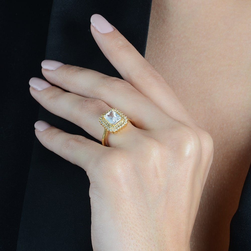 Anel Solitário Luxo com Zircônias Cravejadas banhado a Ouro18k
